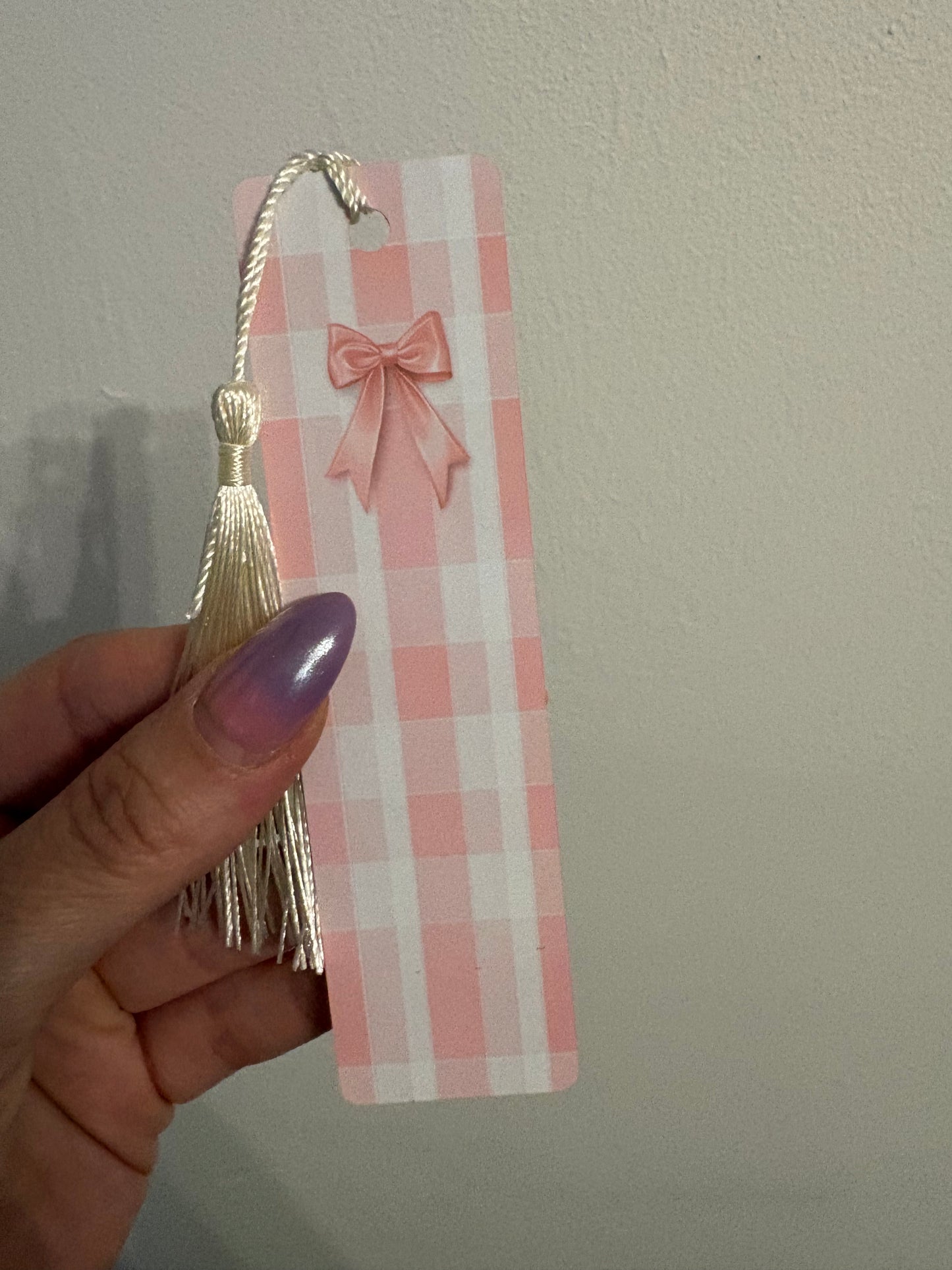 Checked bow